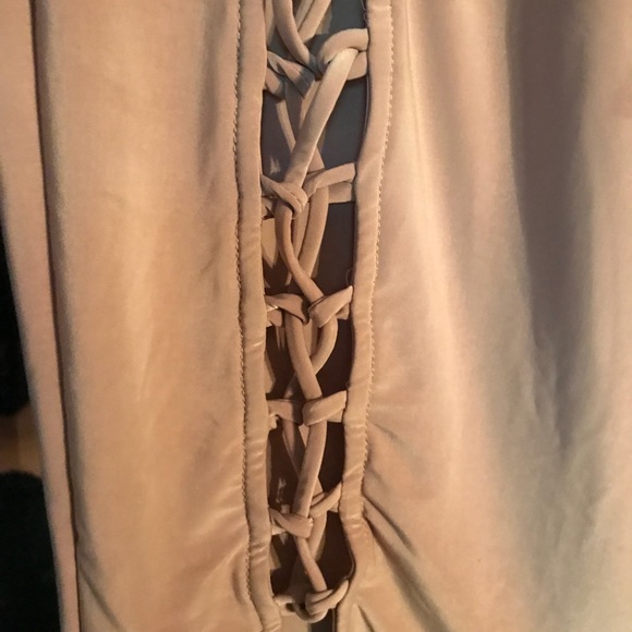 Nude two piece set - Picture 3 of 4